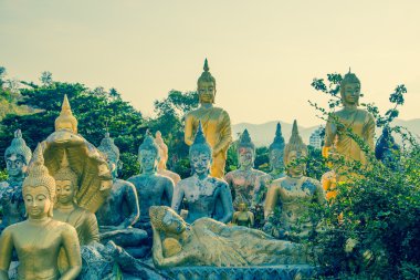 Birçok Buddha Khao Takiab Tapınağı Hua Hin Tayland