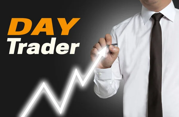 Daytrader zeichnet Marktpreis auf Touchscreen — Stockfoto