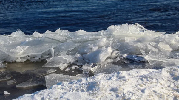 Pezzi Ghiaccio Sul Lago — Foto Stock