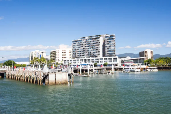 Cairns Waterfront on a Winters Day — Stock Photo, Image