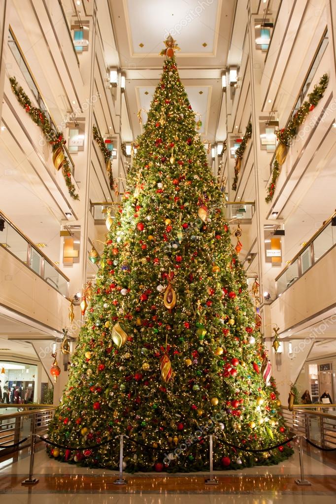 Christmas Decorations at Mall Editorial Stock Photo - Image of decorations,  beautiful: 48746733