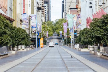Coronavirus salgını sırasında Melbourne 'da Sessiz Bourke Caddesi