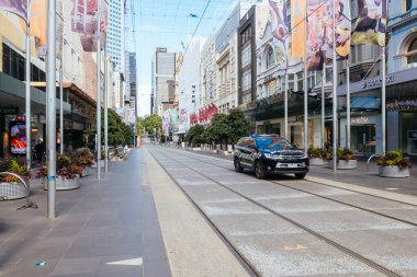 Coronavirus salgını sırasında Melbourne 'da Sessiz Bourke Caddesi