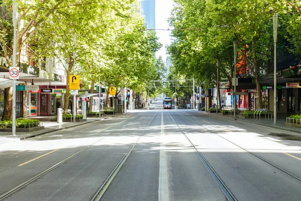 Melbournes Swanston St est calme pendant la pandémie de coronavirus — Photo