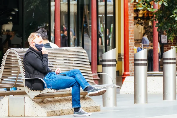 Bourke St Mall újranyitás a Coronavirus-járvány idején — Stock Fotó