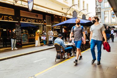 Coronavirüs salgını sırasında Degraves St yeniden açıldı