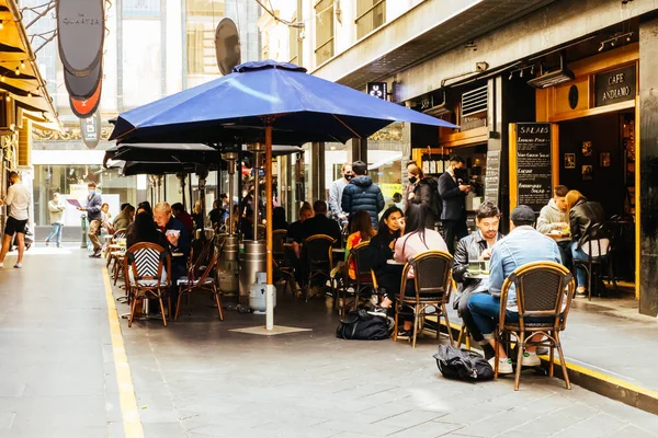 Degraves St επαναλειτουργεί κατά τη διάρκεια του Coronavirus Πανδημία — Φωτογραφία Αρχείου