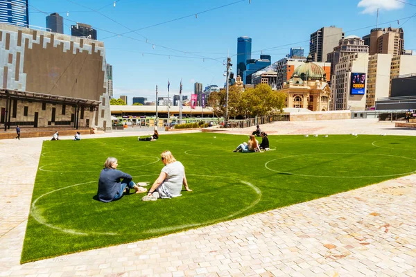 Federation Square en Melbourne Post Coronavirus Lockdown — Foto de Stock