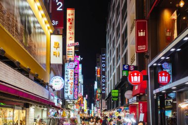 Güney Kore 'nin Myeong-dong bölgesinde.