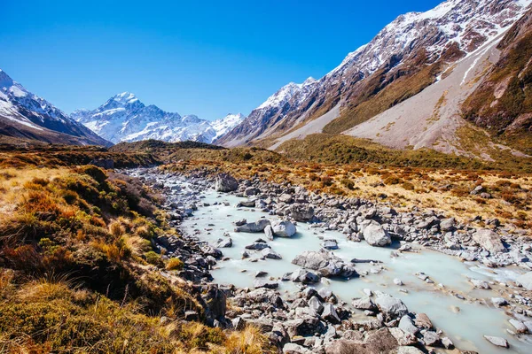 Hooker Valley Track на сайті Mt Cook — стокове фото