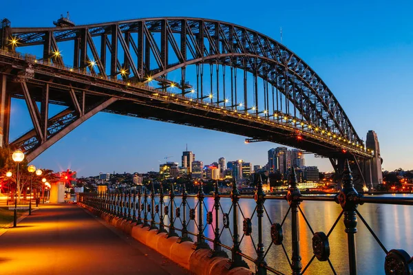 Sydney Harbour Bridge Al tramonto in Australia — Foto Stock