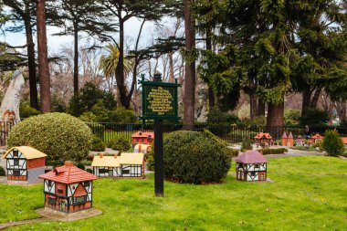 Melbourne Avustralya 'daki Tudor Köyü