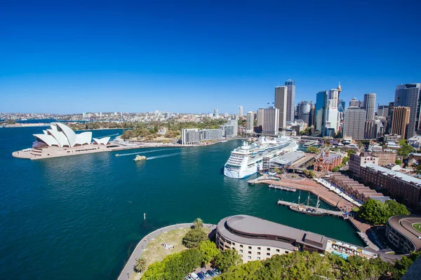 Avustralya 'daki Liman Köprüsü' nden Sydney Skyline — Stok fotoğraf
