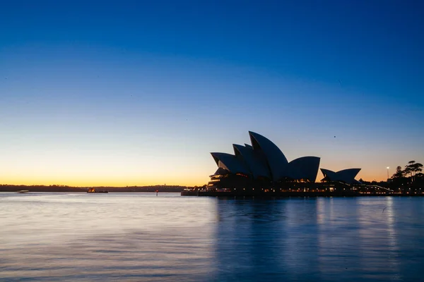 Ópera de Sydney al amanecer — Foto de Stock