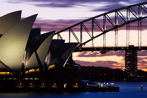 Sydney Opera House al tramonto in Australia — Foto Stock