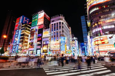 Japonya 'da gece vakti Shinjuku Tokyo