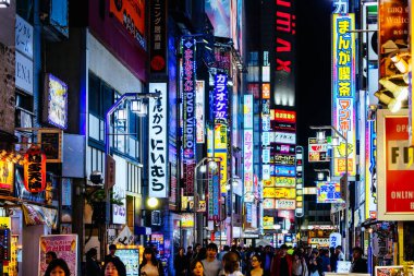 Japonya 'da gece vakti Shinjuku Tokyo