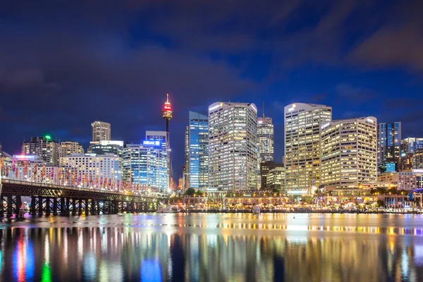 Sydney alacakaranlıkta manzarası