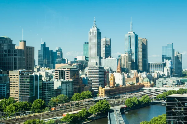 Melbourne Skyline naar Flinders St — Stockfoto