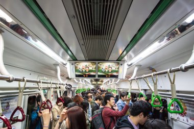 kalabalık metro