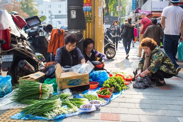 Vendedor callejero en Seúl — Foto de Stock