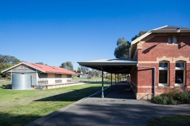 Tren istasyonuna Evet