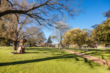 BRAIDWOOD, AUSTRALYA - 14 Eylül 2025: Braidwood 'daki Ryrie Parkı Yeni Güney Galler, Avustralya' da güneşli bir bahar gününde