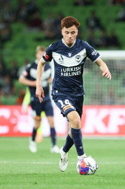 MELBOURNE, AUSTRALIA - 18 Ekim 2025: Melbourne Victory 'den Matthew Grimaldi Melbourne Victory ile Auckland FC arasında oynanan A-League Mens maçında 18 Ekim 2025' te Melbourne, Avustralya 'da oynanan.