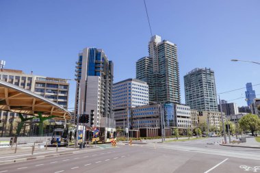 MELBOURNE, AUSTRALYA - 18 Ekim 2025 Metro Tüneli Projesi kapsamında ANZAC İstasyonu. St Kilda Bulvarı, Güney Melbourne, Victoria, Avustralya