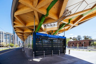 MELBOURNE, AUSTRALYA - 18 Ekim 2025 Metro Tüneli Projesi kapsamında ANZAC İstasyonu. St Kilda Bulvarı, Güney Melbourne, Victoria, Avustralya