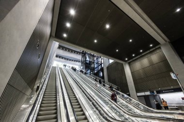 MELBOURNE, AUSTRALYA - 18 Ekim 2025: Metro Tüneli projesi kapsamında Devlet Kütüphane İstasyonu halka açıldı. Melbourne CBD, Victoria, Avustralya 'da yer alan ve 18 Ekim 2025' te çekilmiştir..