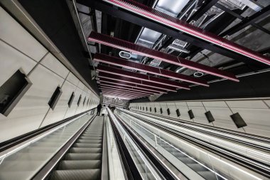 MELBOURNE, AUSTRALYA - 18 Ekim 2025: Metro Tüneli projesi kapsamında Devlet Kütüphane İstasyonu halka açıldı. Melbourne CBD, Victoria, Avustralya 'da yer alan ve 18 Ekim 2025' te çekilmiştir..