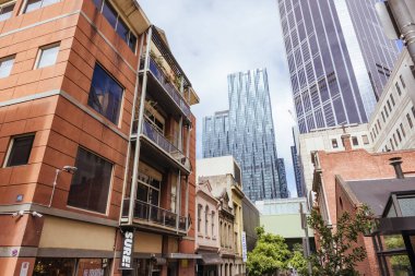 MELBOURNE, AUSTRALYA - 18 Ekim 2025: Melbournes Little Lonsdale St Melbourne Merkez Alışveriş Merkezi, CBD, Victoria, Avustralya.