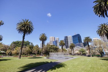 MELBOURNE, AUSTRALYA - 18 Ocak 2025: Melbournes 'un Melbourne, Victoria, Avustralya' daki ünlü Parlamento Bahçeleri