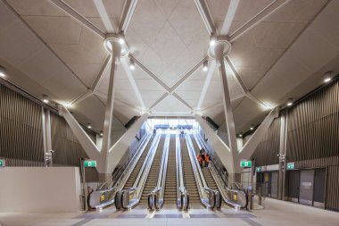 MELBOURNE, AUSTRALIA - 2 Aralık 2025 Metro Tüneli projesinin bir parçası olarak Belediye Binası 'nın yeraltı tren istasyonu ve yürüyen merdivenleri açıldı. Melbourne, CBD, Victoria, Avustralya 'da bulunmaktadır.