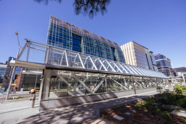 MELBOURNE, AUSTRALYA - 3 Aralık 2025 Metro Tüneli projesinin bir parçası olarak Parkville yeraltı tren istasyonu açıldı. Melbourne, CBD, Victoria, Avustralya 'da bulunmaktadır.