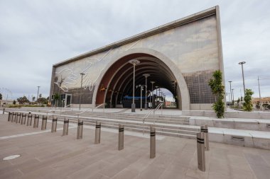 MELBOURNE, AUSTRALYA - 4 ARALIK 2025: Metro Tüneli projesinin bir parçası olarak yeni açılan Arden yeraltı tren istasyonu. Melbourne, Victoria, Avustralya 'da yer almaktadır