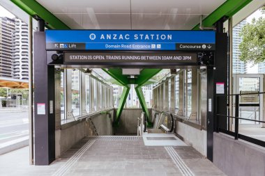MELBOURNE, AUSTRALYA - 9 Aralık 2025 Metro Tüneli projesinin bir parçası olarak yeni açılan ANZAC yeraltı tren istasyonu. Melbourne, Victoria, Avustralya 'da yer almaktadır