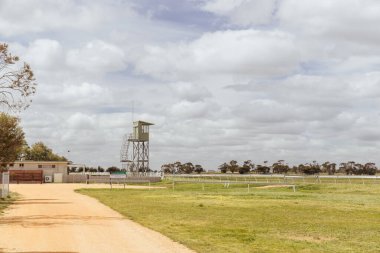 DONALD, AUSTRALIA - SEPTEMBER 28 2025: Donald and District Racing Club 'ın bir parçası olan tarihi Donald Racecourse, Avustralya' nın Victoria kentinde
