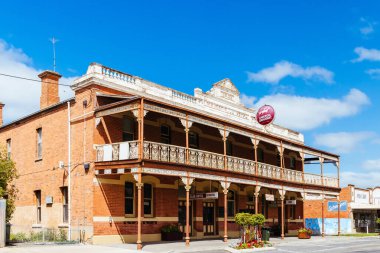 BIRCHIP, AUSTRALIA - 27 Eylül 2025: Avustralya 'nın Victoria kentindeki Minyip kasabasında Majestic Hotel olarak da bilinen Club Hotel