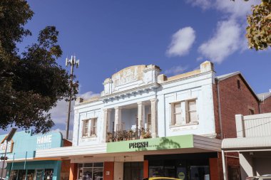 BIRCHIP, AUSTRALIA - 27 Eylül 2025: Victoria, Avustralya 'daki Warracknabeal kasabasında tarihi Viktorya mimarisi