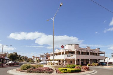 BIRCHIP, AUSTRALIA - 27 Eylül 2025: Victoria, Avustralya 'daki Warracknabeal kasabasında tarihi Viktorya mimarisi