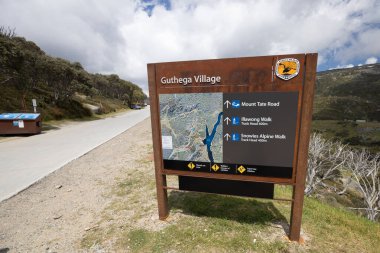 GUtheGA, AUSTRALYA - 1 Ocak 2026: Guthega kayak merkezi yaz aylarında Yeni Güney Galler, Avustralya 'da
