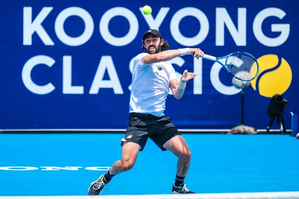 MELBOURNE, AUSTRALIA - 14 Ocak 2026: Avustralyalı Jordan Thompson, 14 Ocak 2026 tarihinde Melbourne, Avustralya 'da Kanadalı Denis Shapovalov ile oynamaktadır..
