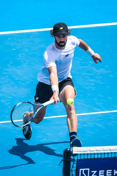 MELBOURNE, AUSTRALIA - 14 Ocak 2026: Avustralyalı Jordan Thompson, 14 Ocak 2026 tarihinde Melbourne, Avustralya 'da Kanadalı Denis Shapovalov ile oynamaktadır..