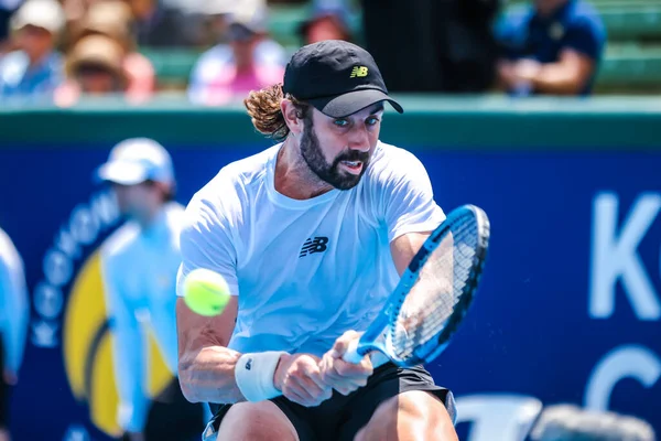MELBOURNE, AUSTRALIA - 14 Ocak 2026: Avustralyalı Jordan Thompson, 14 Ocak 2026 tarihinde Melbourne, Avustralya 'da Kanadalı Denis Shapovalov ile oynamaktadır..