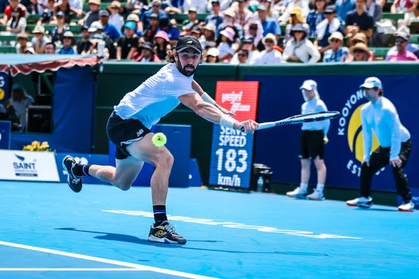 MELBOURNE, AUSTRALIA - 14 Ocak 2026: Avustralyalı Jordan Thompson, 14 Ocak 2026 tarihinde Melbourne, Avustralya 'da Kanadalı Denis Shapovalov ile oynamaktadır..