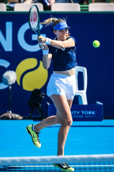 MELBOURNE, AUSTRALIA - 14 HAZİRAN 2026: Büyük Britanya 'dan Katie Boulter, 14 Ocak 2026' da Melbourne, Avustralya 'da ABD' li Elizabeth Mandlik 'i oynuyor..