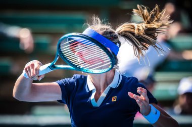 MELBOURNE, AUSTRALIA - 14 HAZİRAN 2026: Büyük Britanya 'dan Katie Boulter, 14 Ocak 2026' da Melbourne, Avustralya 'da ABD' li Elizabeth Mandlik 'i oynuyor..
