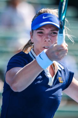 MELBOURNE, AUSTRALIA - 14 HAZİRAN 2026: Büyük Britanya 'dan Katie Boulter, 14 Ocak 2026' da Melbourne, Avustralya 'da ABD' li Elizabeth Mandlik 'i oynuyor..